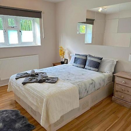303 Alexandra Avenue Ha2 9Dx Apartment Pinner Екстериор снимка