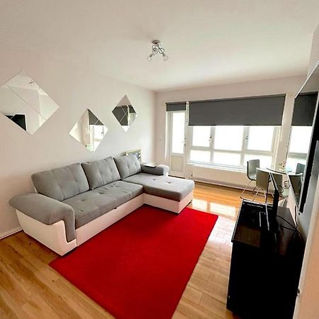 303 Alexandra Avenue Ha2 9Dx Apartment Pinner Екстериор снимка